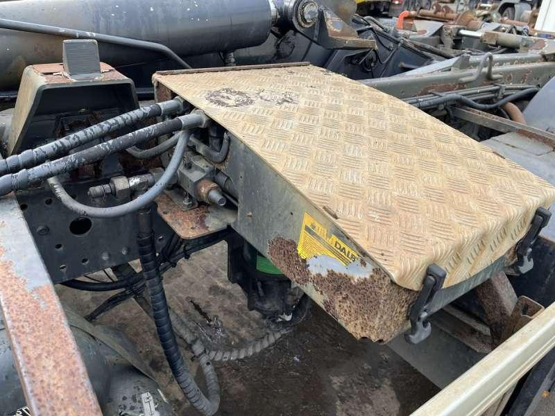 Camión multibasculante Mercedes AXOR 1833