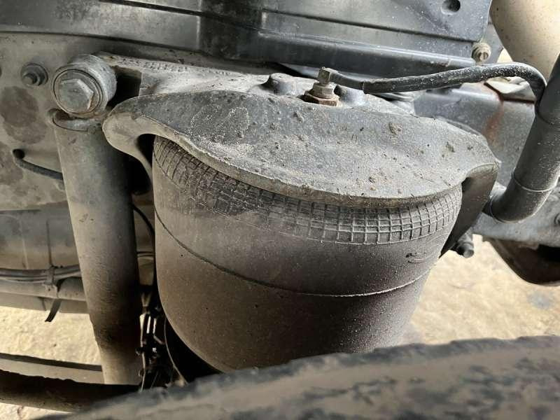 Camión multibasculante Mercedes AXOR 1833