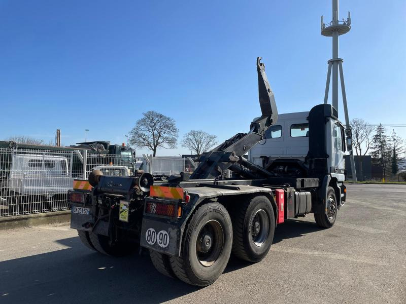 Camión multibasculante Mercedes Actros 2631
