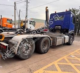 Camión multibasculante Mercedes Actros 2842