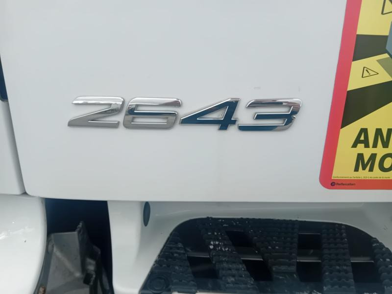 Camión multibasculante Mercedes Antos 2643