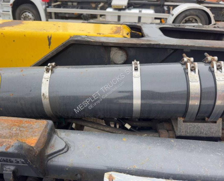 Camión multibasculante Mercedes Arocs 2548 L