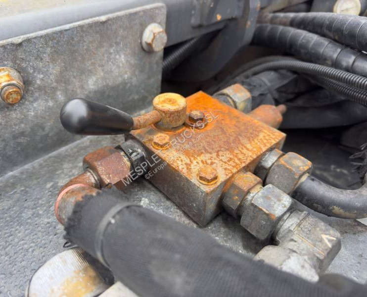 Camión multibasculante Mercedes Arocs 2548 L