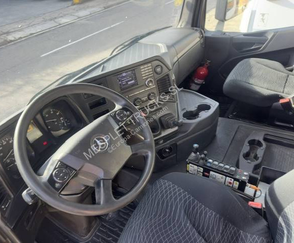 Camión multibasculante Mercedes Arocs 2645 K
