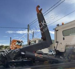 Camión multibasculante Mercedes Arocs 2845