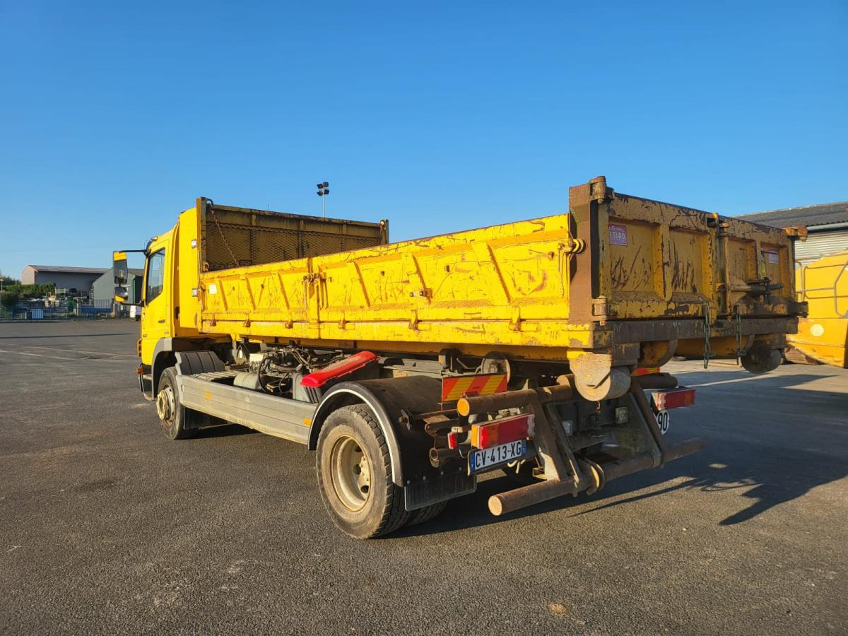 Camión multibasculante Mercedes Atego 1622