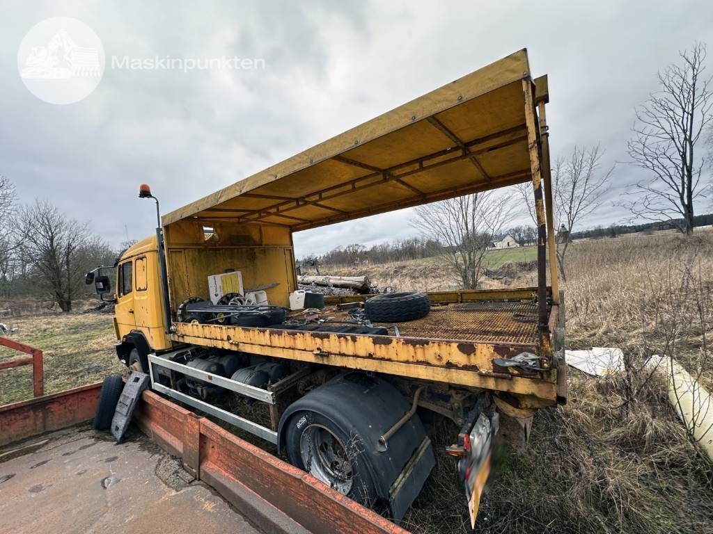 Camión multibasculante Mercedes-Benz 1117 L