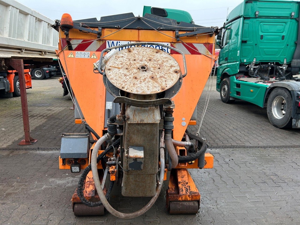 Camión multibasculante Mercedes-Benz 1824 Axor Abroller mit Schneeschild und Streuer