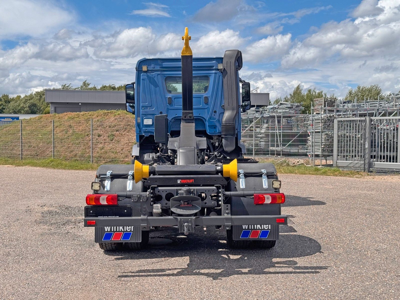 Camión multibasculante Mercedes-Benz 1833 4X2 Multilift Abroller Top Zustand