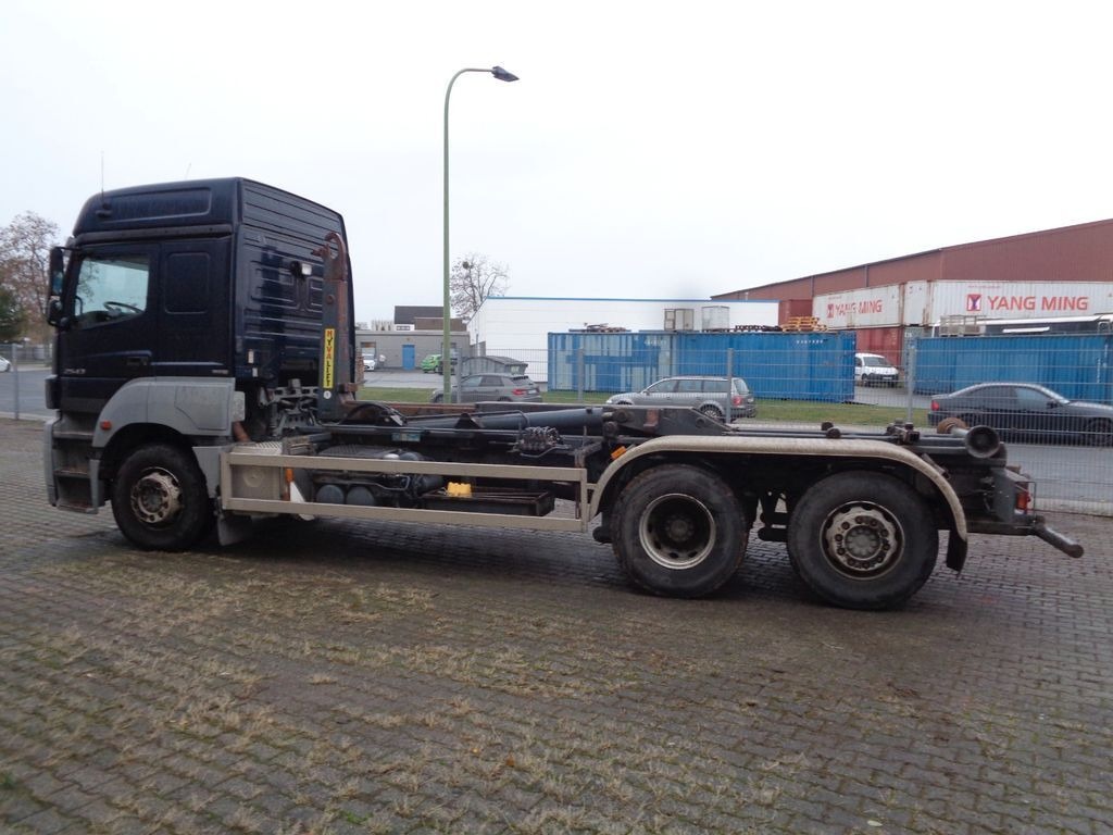 Camión multibasculante Mercedes-Benz 2543 L Hook lift truck