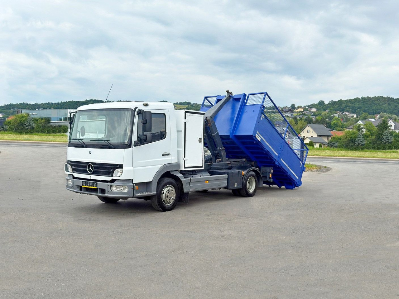 Camión multibasculante Mercedes-Benz 815 * Abrollkipper  + CONTAINER 3,68 m * TOP