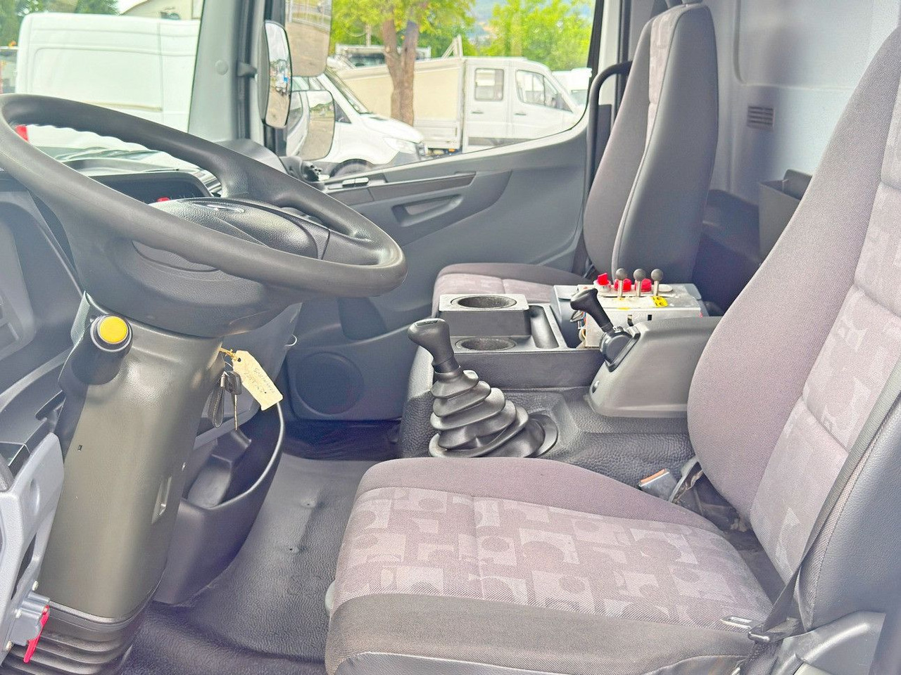 Camión multibasculante Mercedes-Benz 815 * Abrollkipper  + CONTAINER 3,68 m * TOP