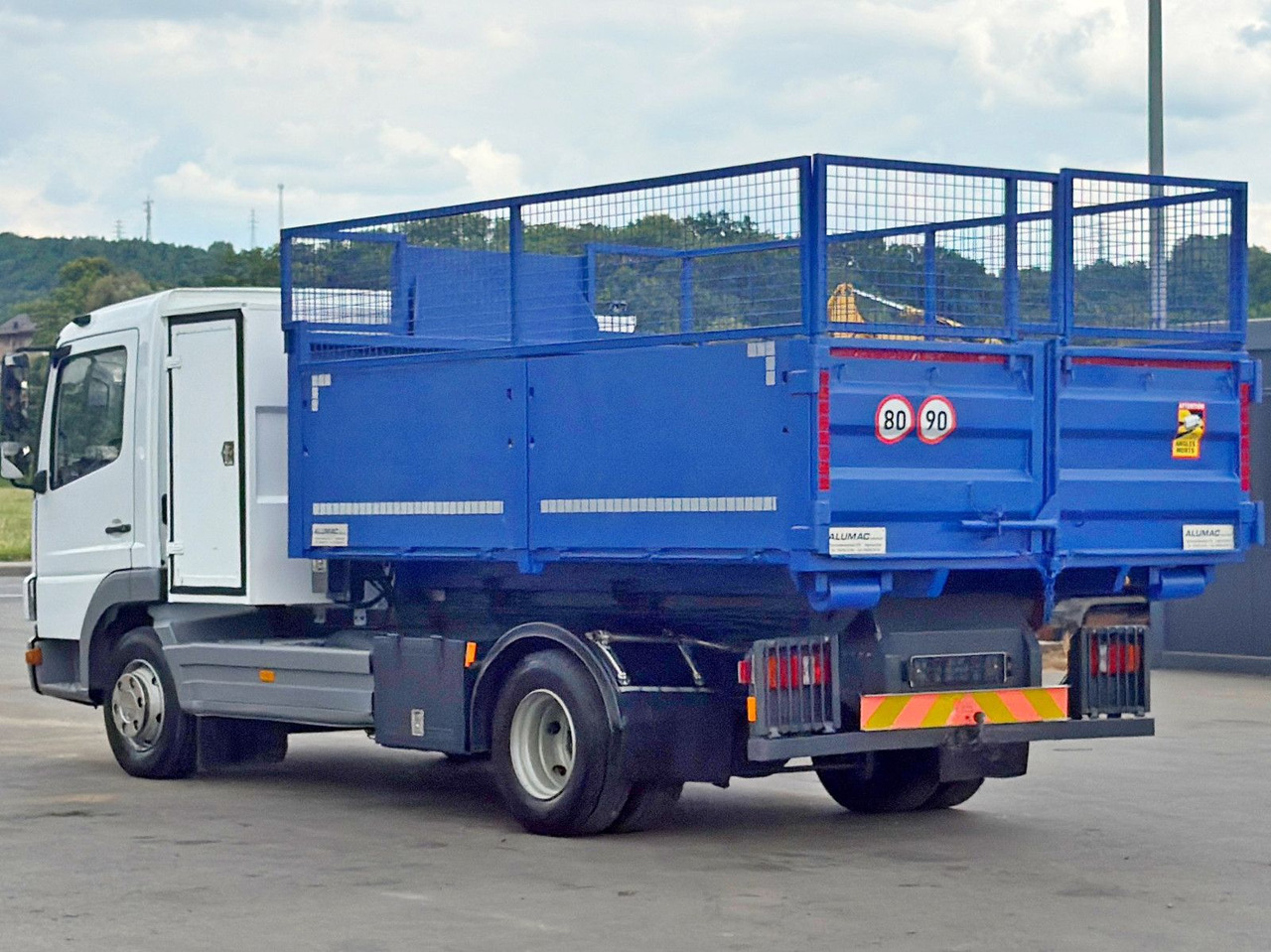Camión multibasculante Mercedes-Benz 815 * Abrollkipper  + CONTAINER 3,68 m * TOP