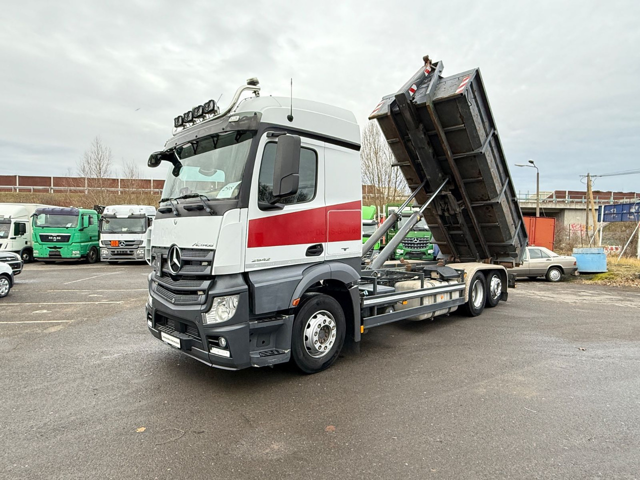 Camión multibasculante Mercedes-Benz Actros 2542 Abrollkipper mit Container