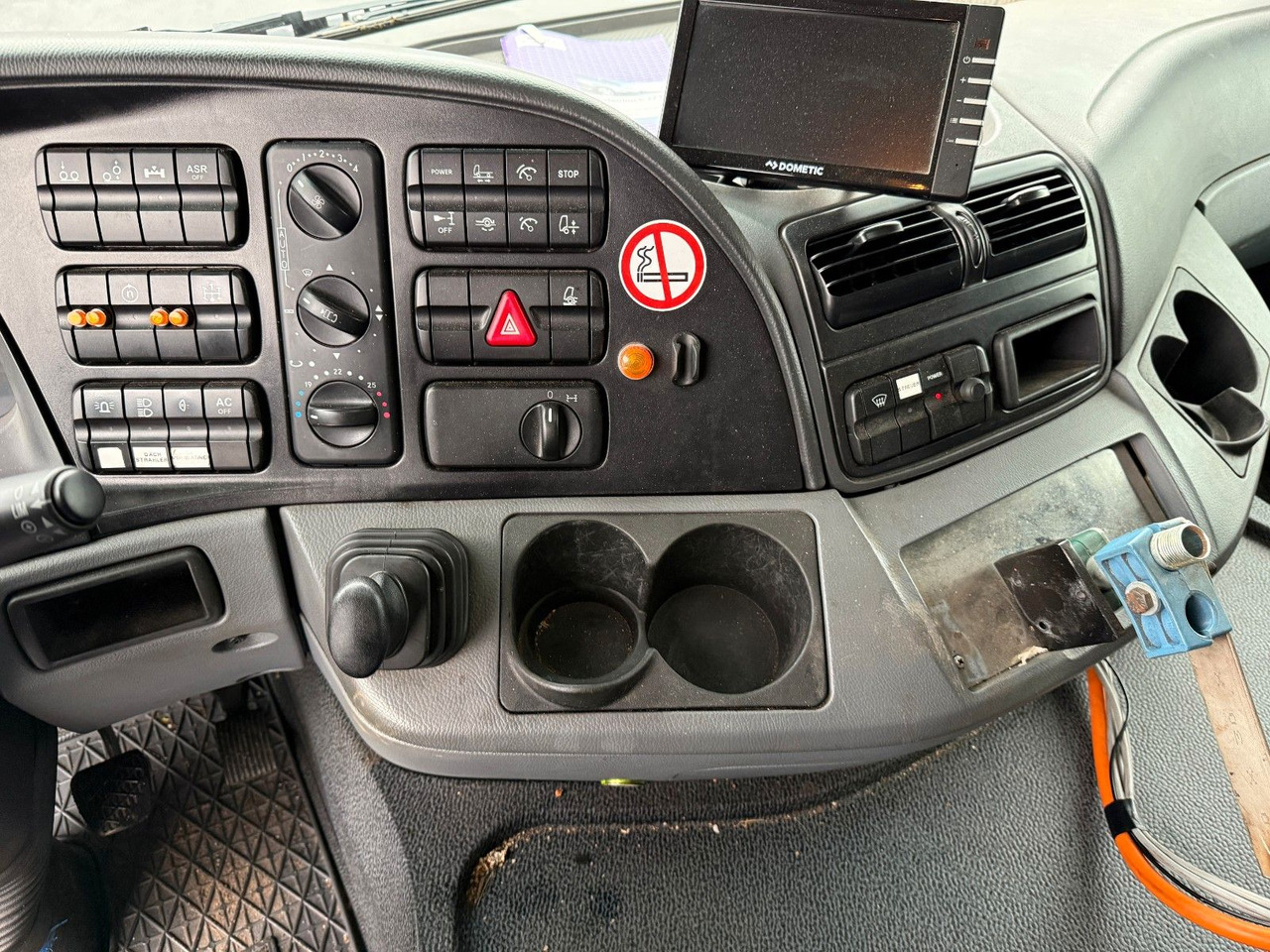 Camión multibasculante Mercedes-Benz Actros 2841L 6x2 Kranhydraulik Multilift Winterd