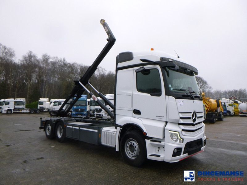Camión multibasculante Mercedes-Benz Actros 2843 6x2 Hyva container hook 20t