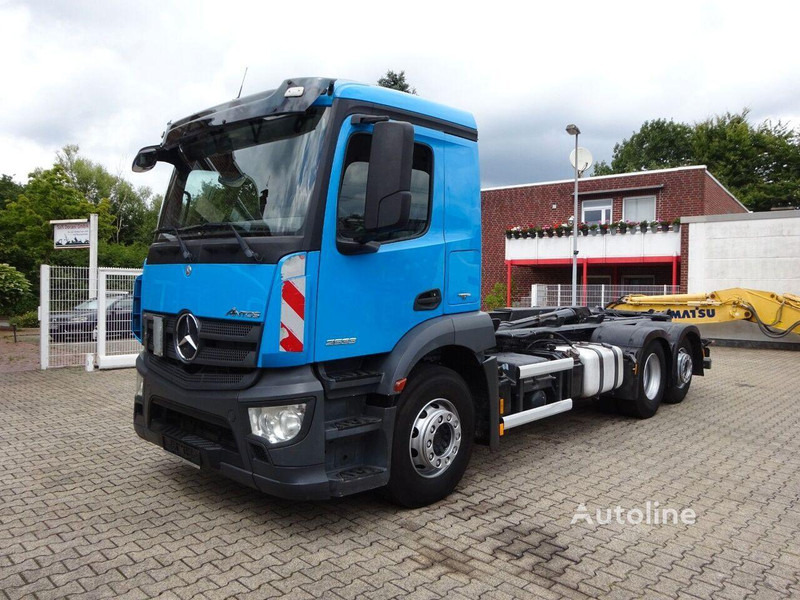 Camión multibasculante Mercedes-Benz Antos 2533 - Hook lift truck 6x2