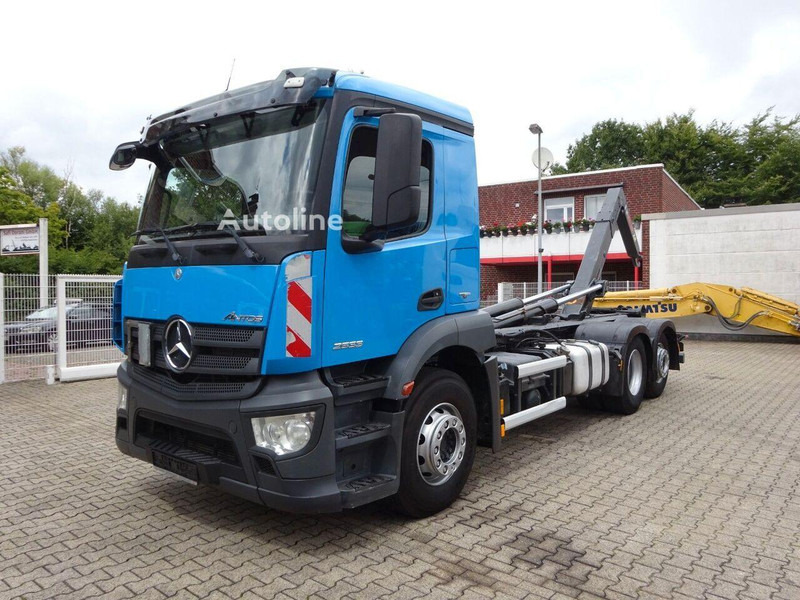 Camión multibasculante Mercedes-Benz Antos 2533 - Hook lift truck 6x2