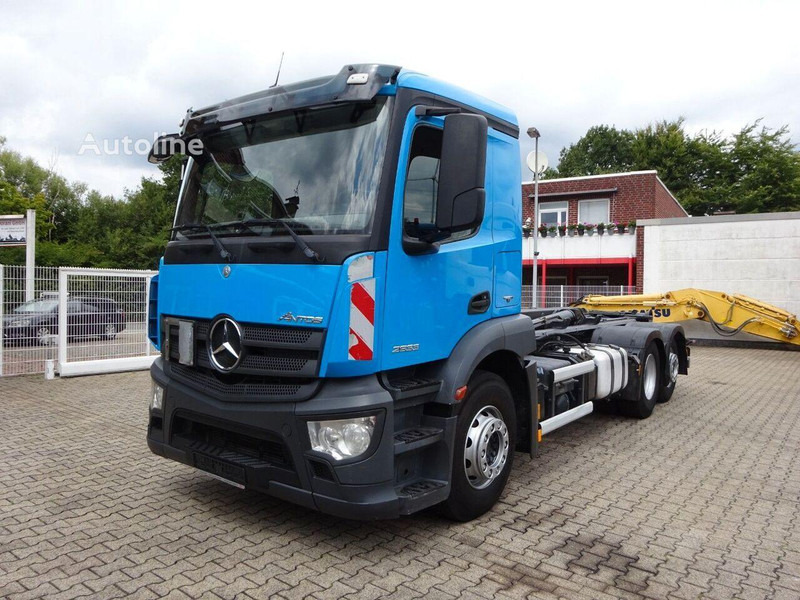 Camión multibasculante Mercedes-Benz Antos 2533 - Hook lift truck 6x2