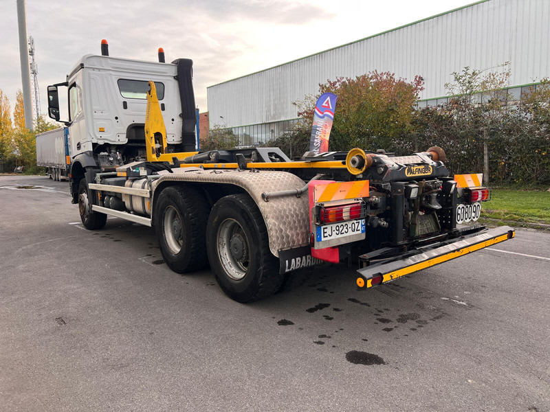 Camión multibasculante Mercedes-Benz Arocs 2645