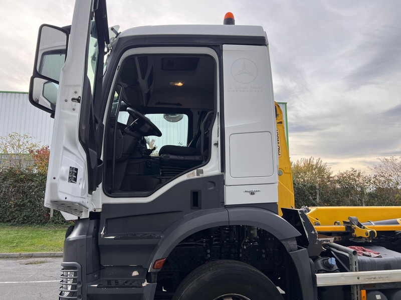 Camión multibasculante Mercedes-Benz Arocs 2645