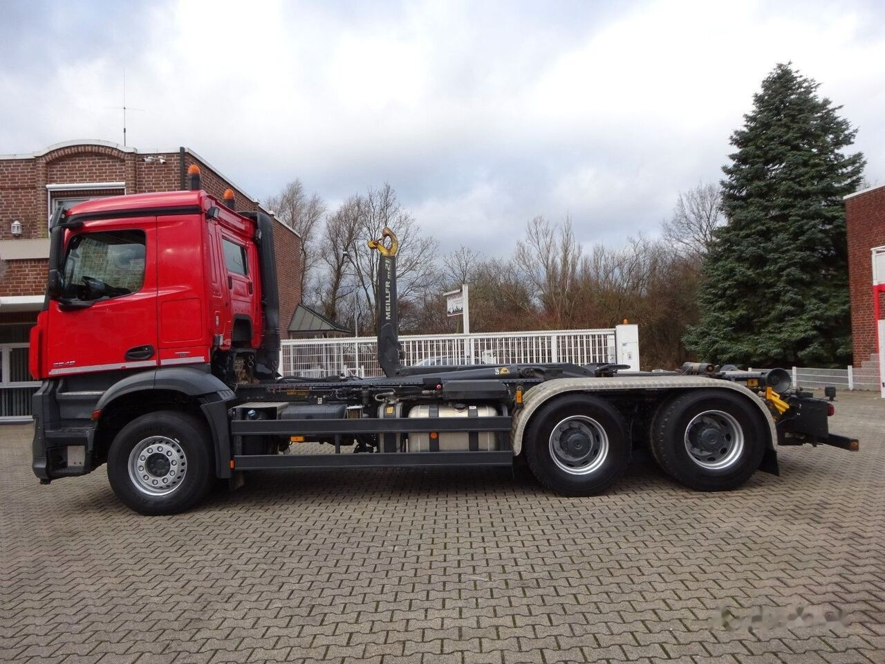 Camión multibasculante Mercedes-Benz Arocs 2645 Hook lift truck 6x4