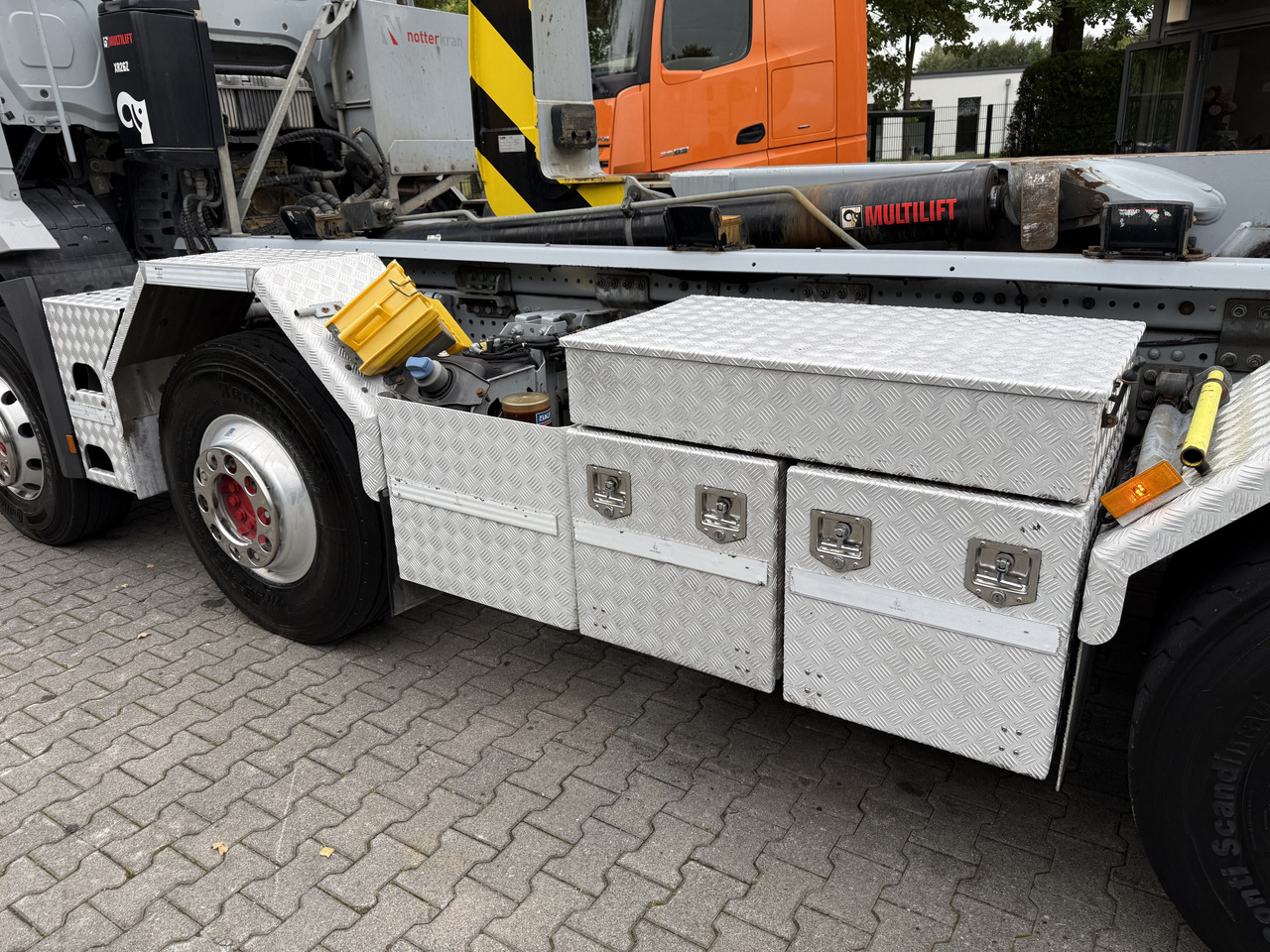 Camión multibasculante Mercedes-Benz Arocs 3245 K 8X4 Haken