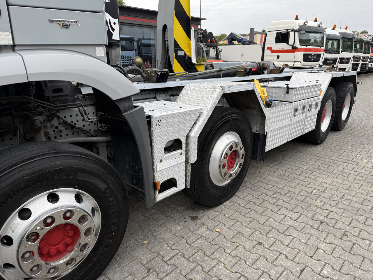 Camión multibasculante Mercedes-Benz Arocs 3245 K 8X4 Haken