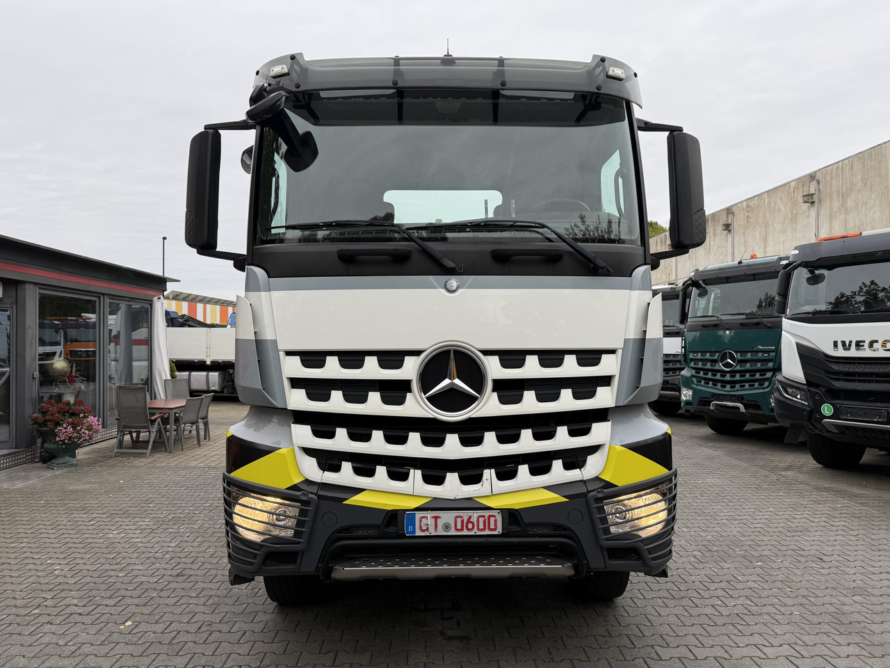 Camión multibasculante Mercedes-Benz Arocs 3245 K 8X4 Haken