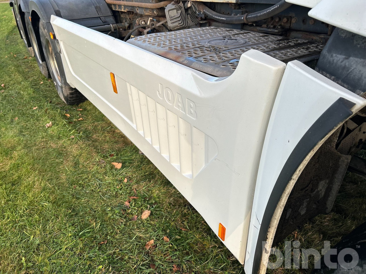 Camión multibasculante Mercedes-Benz Arocs 3251LK 8x4 - JOAB L24