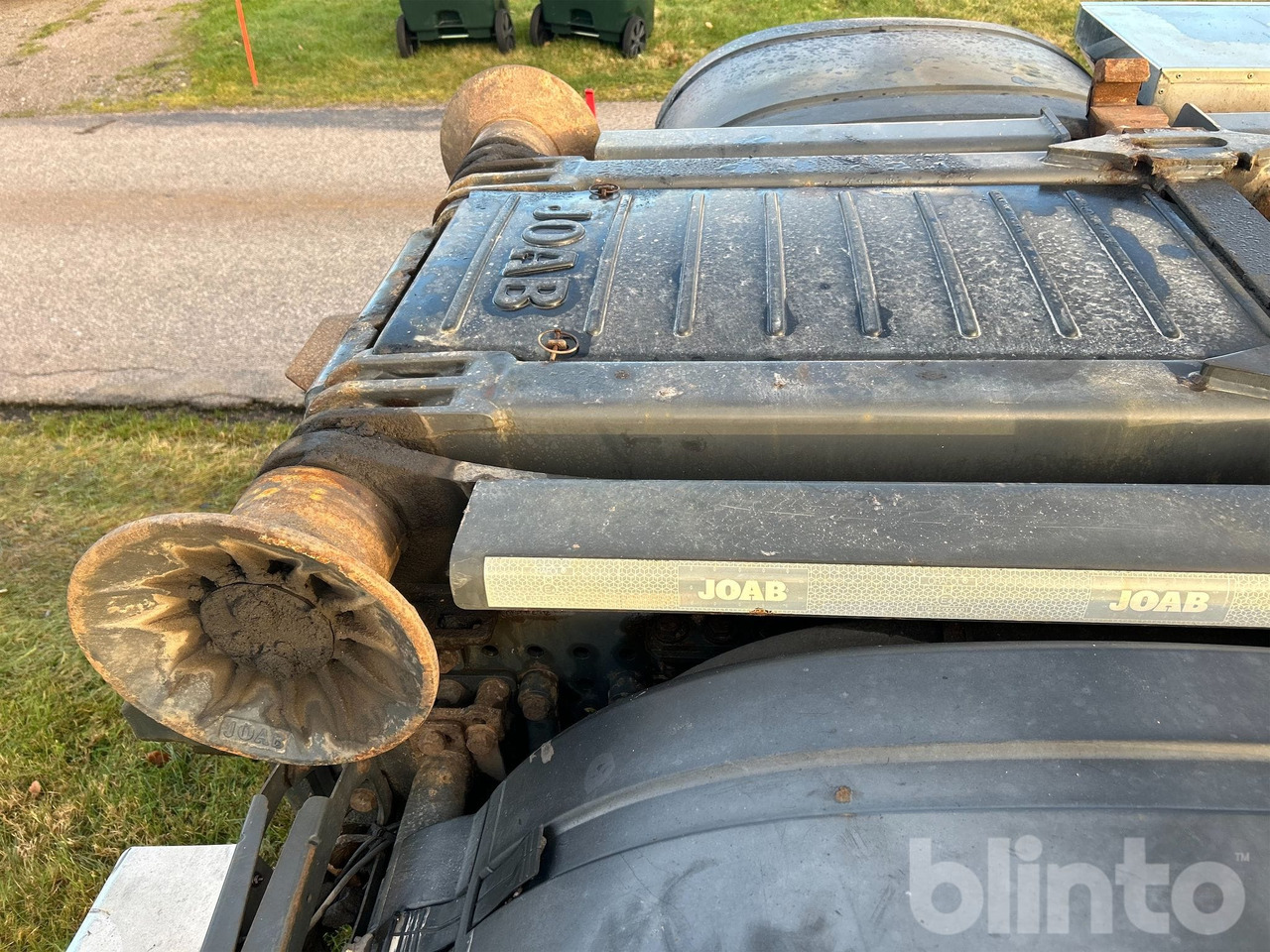 Camión multibasculante Mercedes-Benz Arocs 3251LK 8x4 - JOAB L24