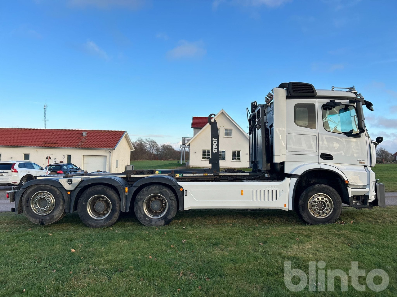 Camión multibasculante Mercedes-Benz Arocs 3251LK 8x4 - JOAB L24
