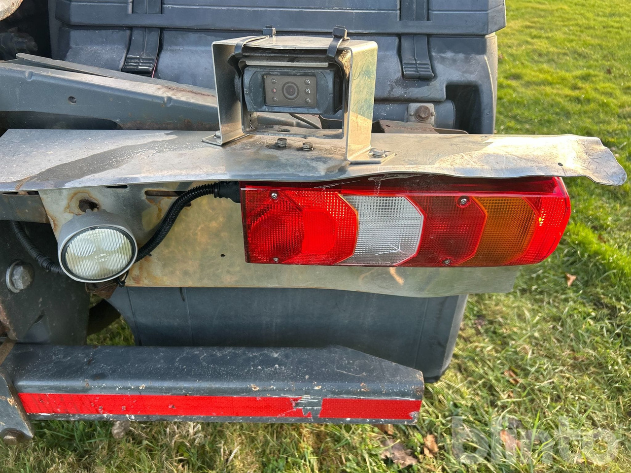 Camión multibasculante Mercedes-Benz Arocs 3251LK 8x4 - JOAB L24