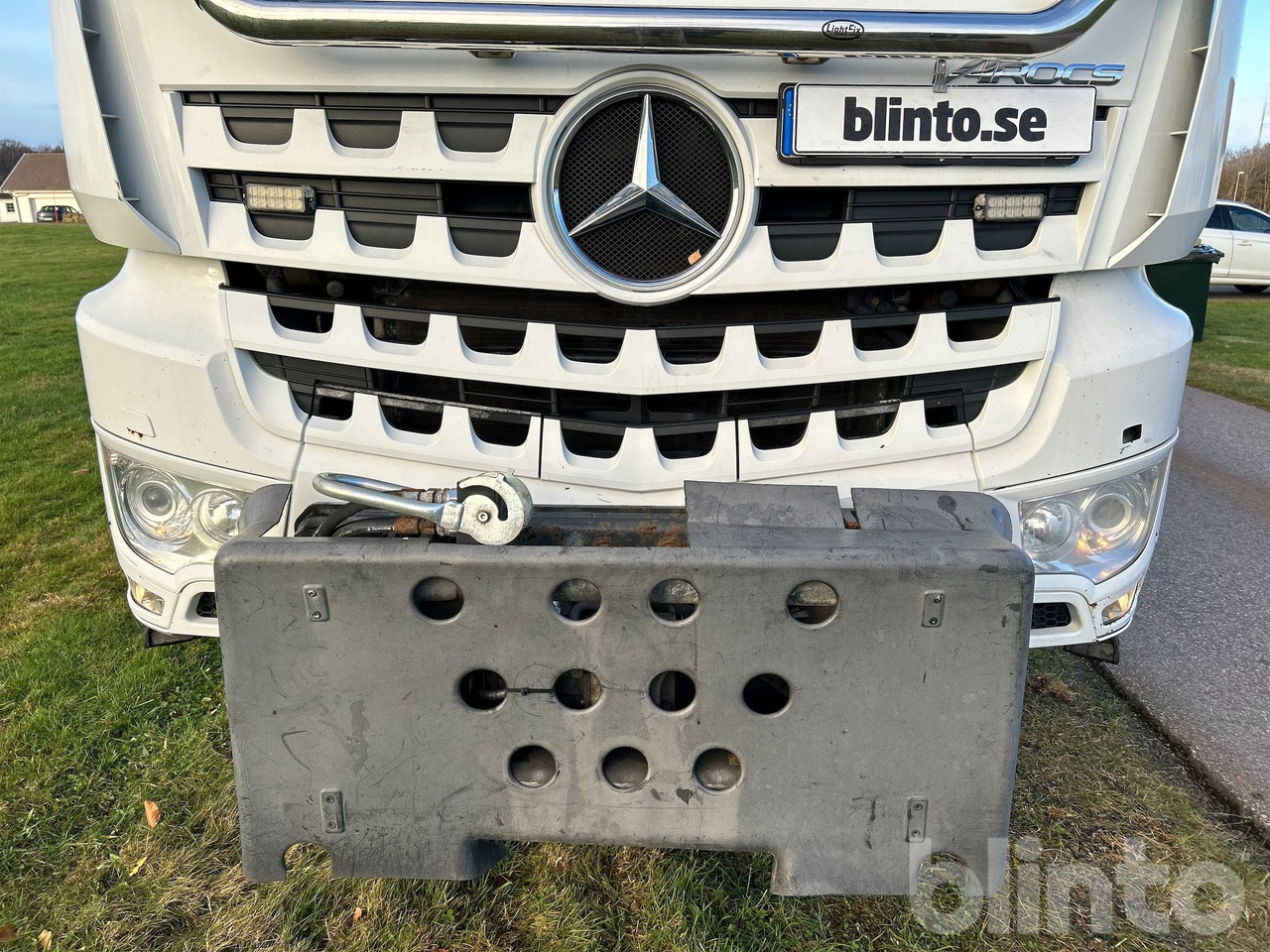 Camión multibasculante Mercedes-Benz Arocs 3251LK 8x4 - JOAB L24