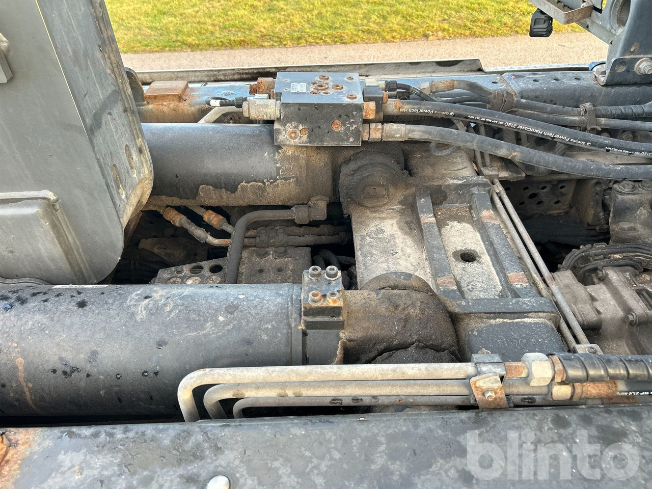 Camión multibasculante Mercedes-Benz Arocs 3251LK 8x4 - JOAB L24