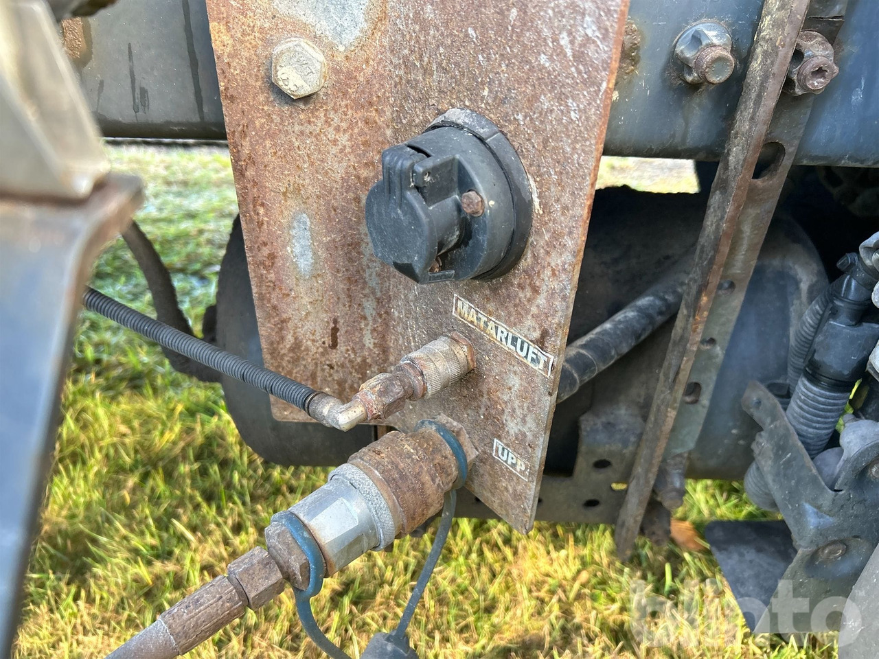 Camión multibasculante Mercedes-Benz Arocs 3251LK 8x4 - JOAB L24