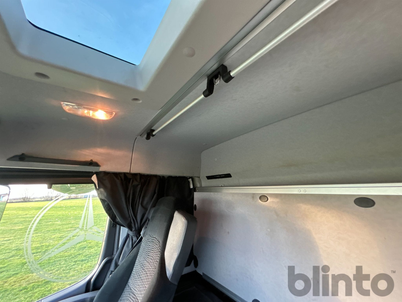 Camión multibasculante Mercedes-Benz Arocs 3251LK 8x4 - JOAB L24