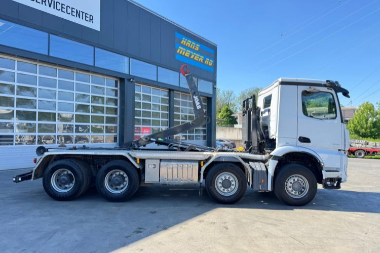 Camión multibasculante Mercedes-Benz Arocs 3251 8x4