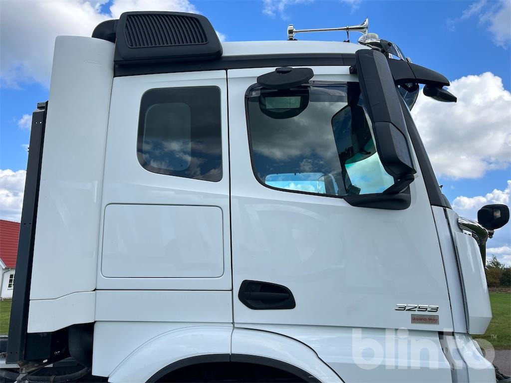 Camión multibasculante Mercedes-Benz Arocs 3253LK 8x4 - JOAB L24