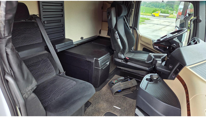 Camión multibasculante Mercedes-Benz Arocs 3253 8X4*4 Fassi F295