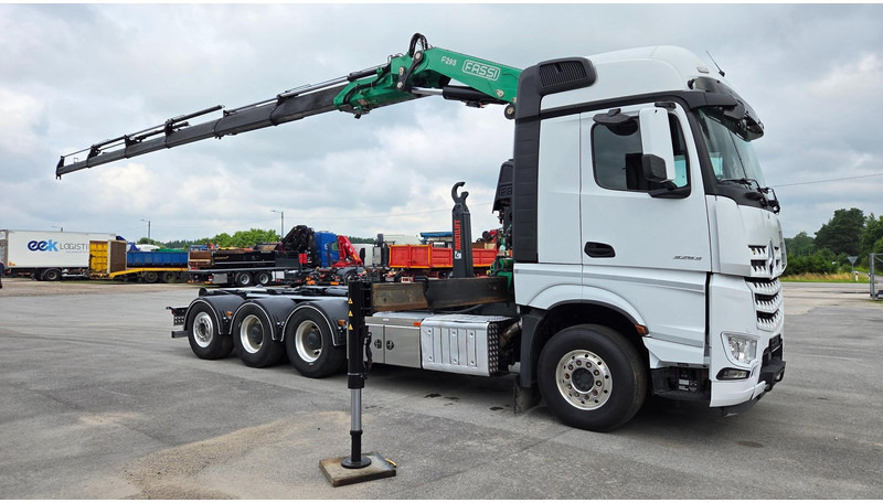 Camión multibasculante Mercedes-Benz Arocs 3253 8X4*4 Fassi F295