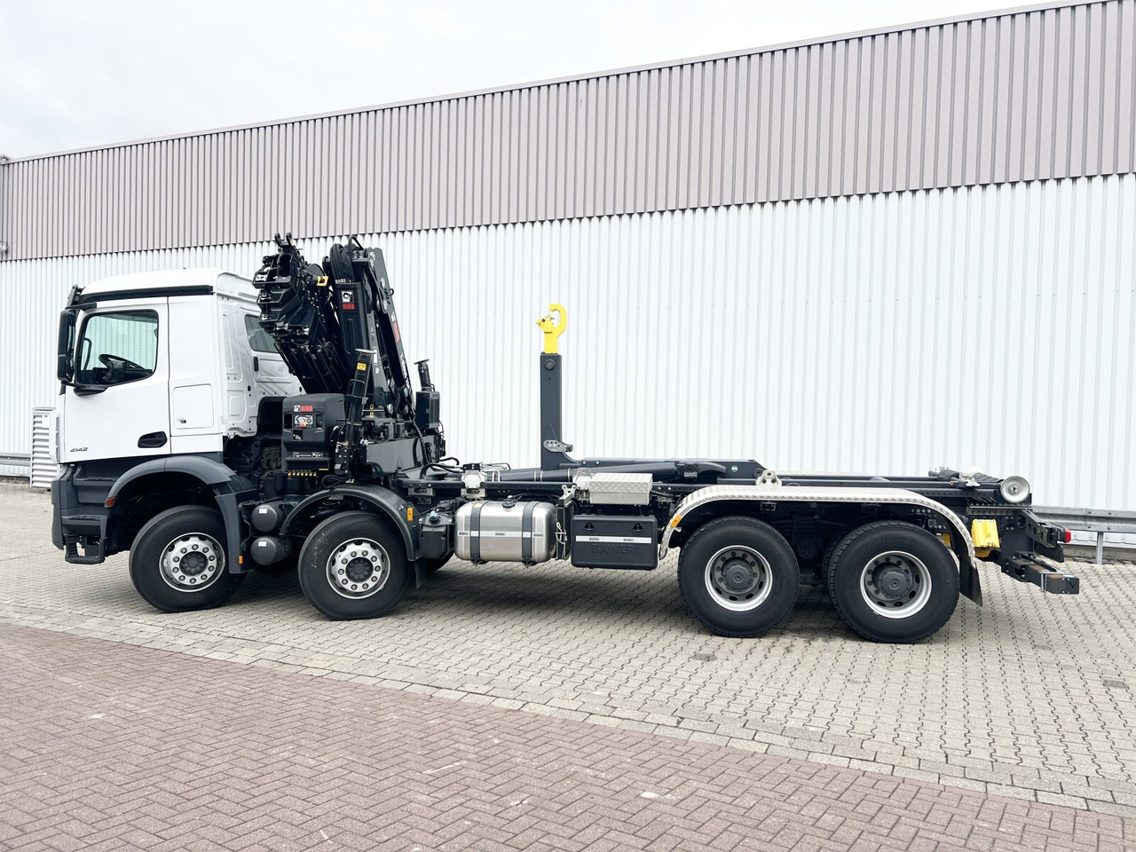 Camión multibasculante Mercedes-Benz Arocs 4142 B 8x4/4 Arocs 4142 B 8x4/4, Grounder, Funk