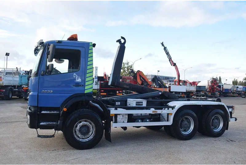 Camión multibasculante Mercedes-Benz Axor 2633