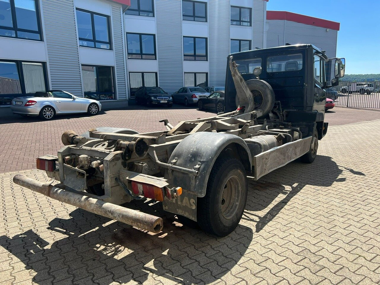Camión multibasculante Mercedes-Benz LK 817 4x2 LK 817 4x2, City-Abroller, 6-Zylinder Motor