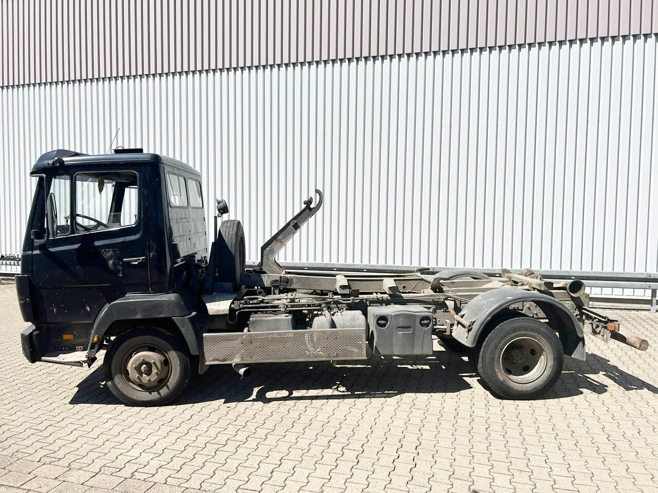 Camión multibasculante Mercedes-Benz LK 817 4x2 LK 817 4x2, City-Abroller, 6-Zylinder Motor