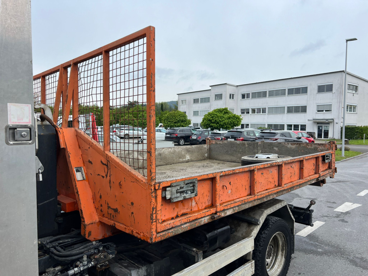 Camión multibasculante NISSAN Atleon 80.19 4x2 Hooklift