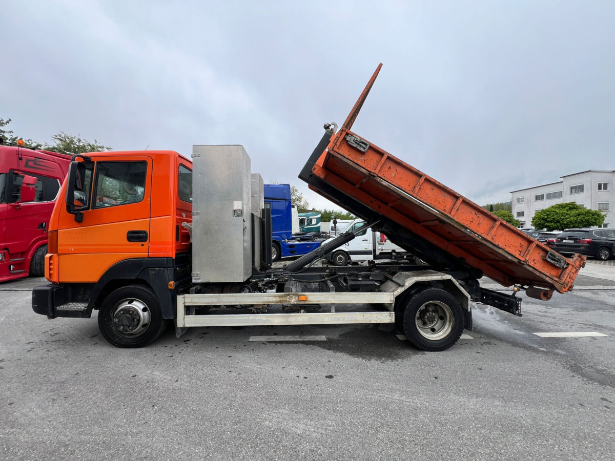 Camión multibasculante NISSAN Atleon 80.19 4x2 Hooklift
