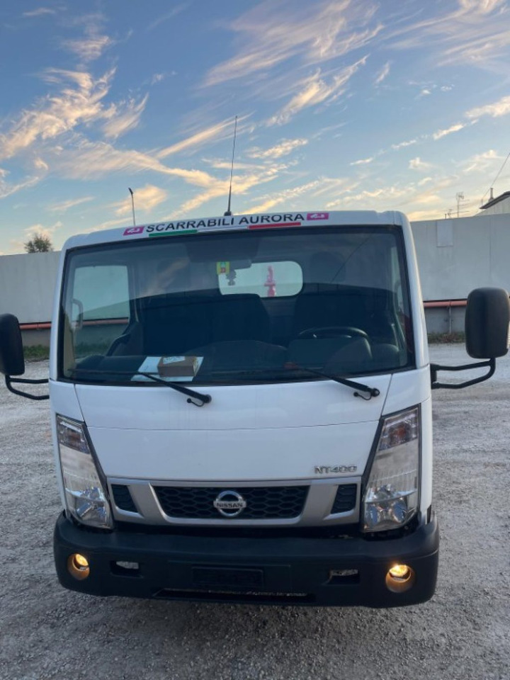 Camión multibasculante NISSAN NT400 SCARRABILE PATENTE B