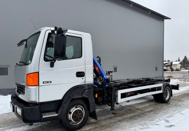 Camión multibasculante NissanAtleon