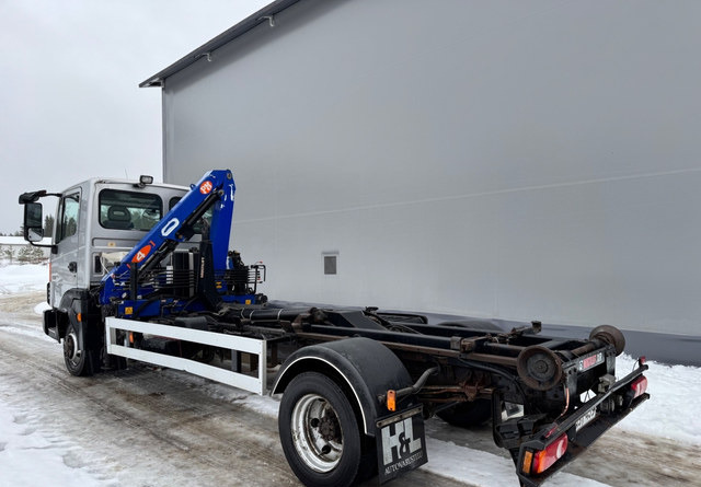 Camión multibasculante NissanAtleon